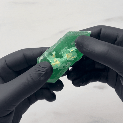 Eetbaar kristal met groene en muntthee